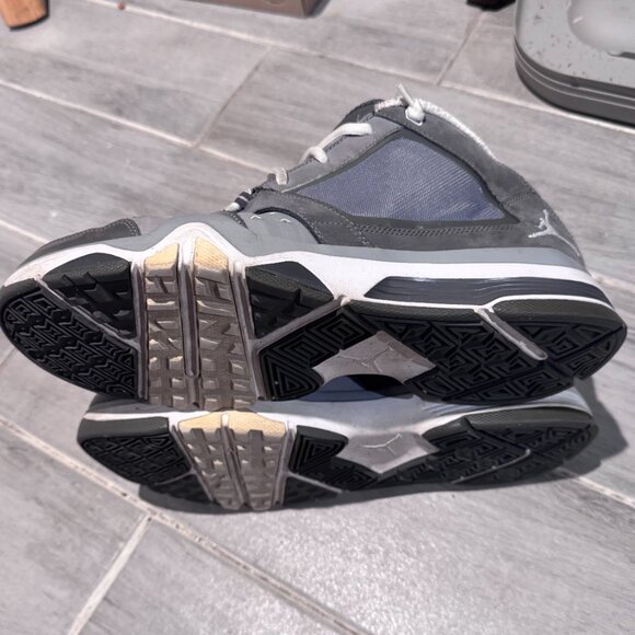 Jordan Jeter Cut – Stealth/White-Light Graphite (Size US 11.5)
